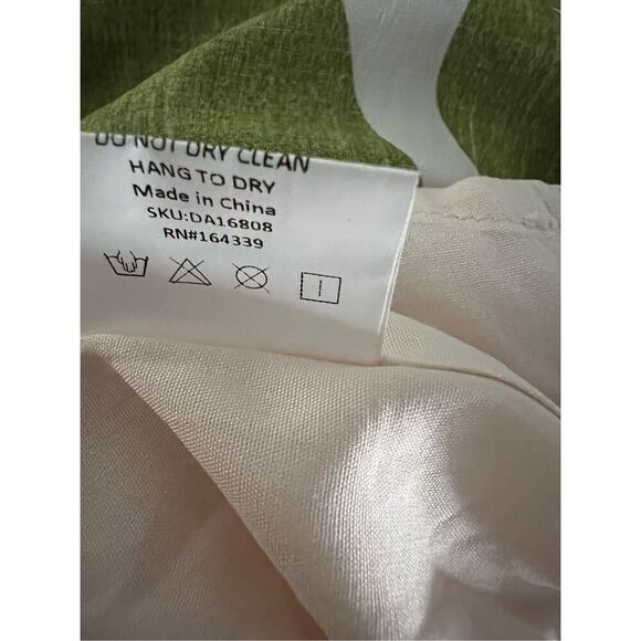 Petal & Pup Women's Green White Tropical Halter Open Back Maxi Dress Large NWOT - Picture 14 of 14